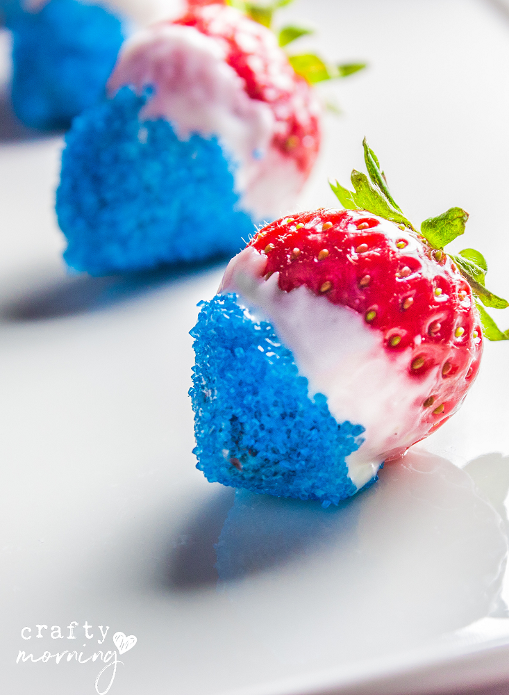 4th of July Strawberries (Red, White, & Blue Treats)