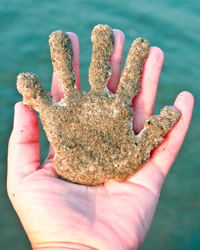 beach-craft-sand-handprint
