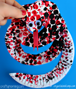 Paper Plate Snake Craft Using Bubble Wrap - Crafty Morning