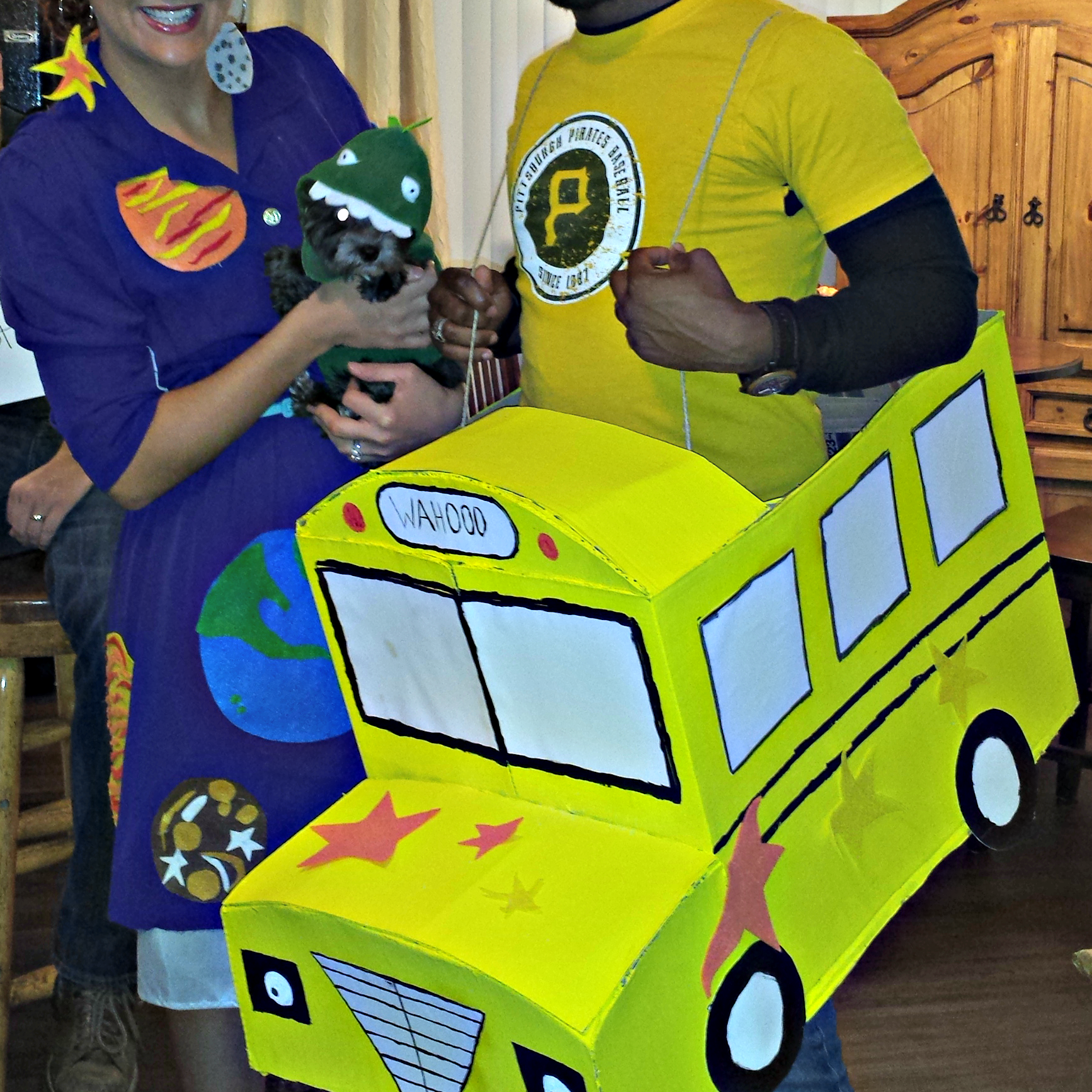 Mrs. Frizzle & The Magic School Bus Couples Costume