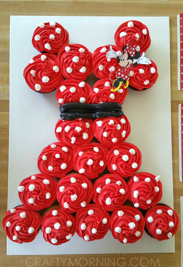 Minnie Mouse Pull-Apart Cupcake Cake