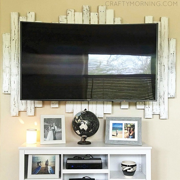 DIY Wood Pallet Accent Piece for a Mounted TV