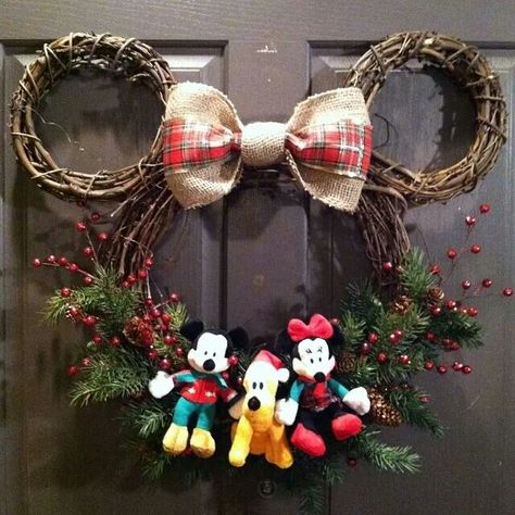minnie-mouse-christmas-wreath