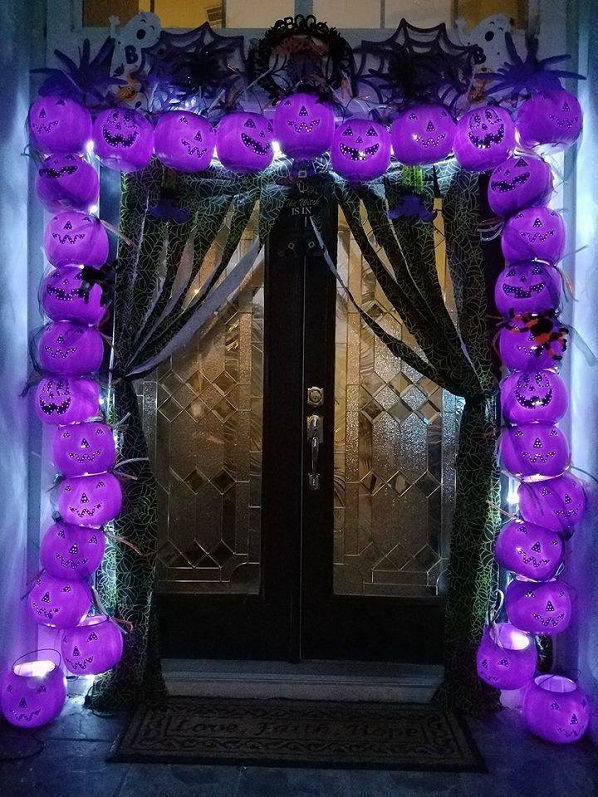 lighted-plastic-pumpkin-archway-halloween-decoration