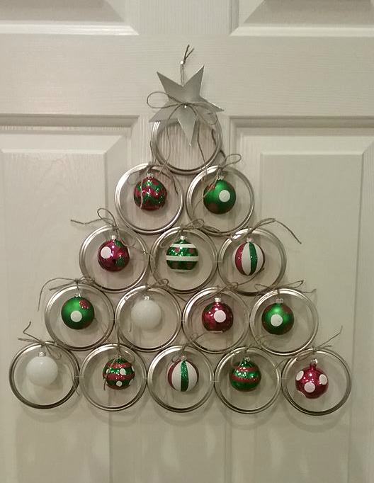 Mason Jar Lid Christmas Tree Door Hanger - Crafty Morning