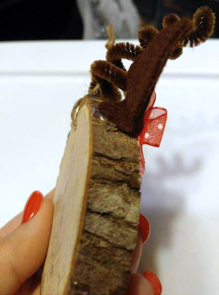 wood-slice-reindeer-ornament-2