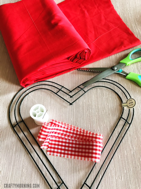 fabric-strip-valentine-heart-wreath-craft