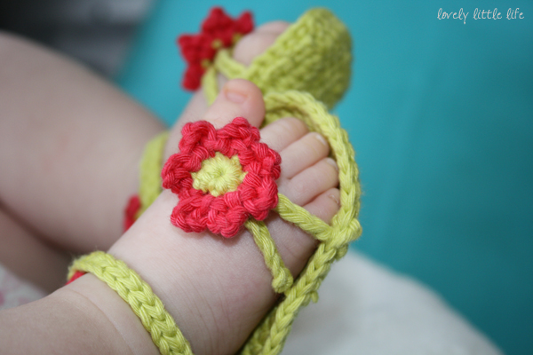 crochet-baby-sandals