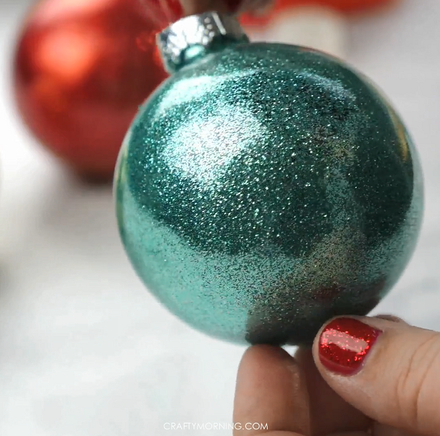 How to Make Glitter Ornaments